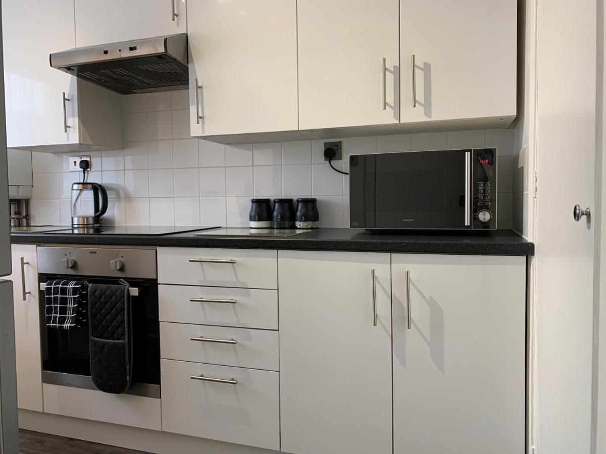 Modern Cosy Warm Home With Free Parking 切姆 外观 照片