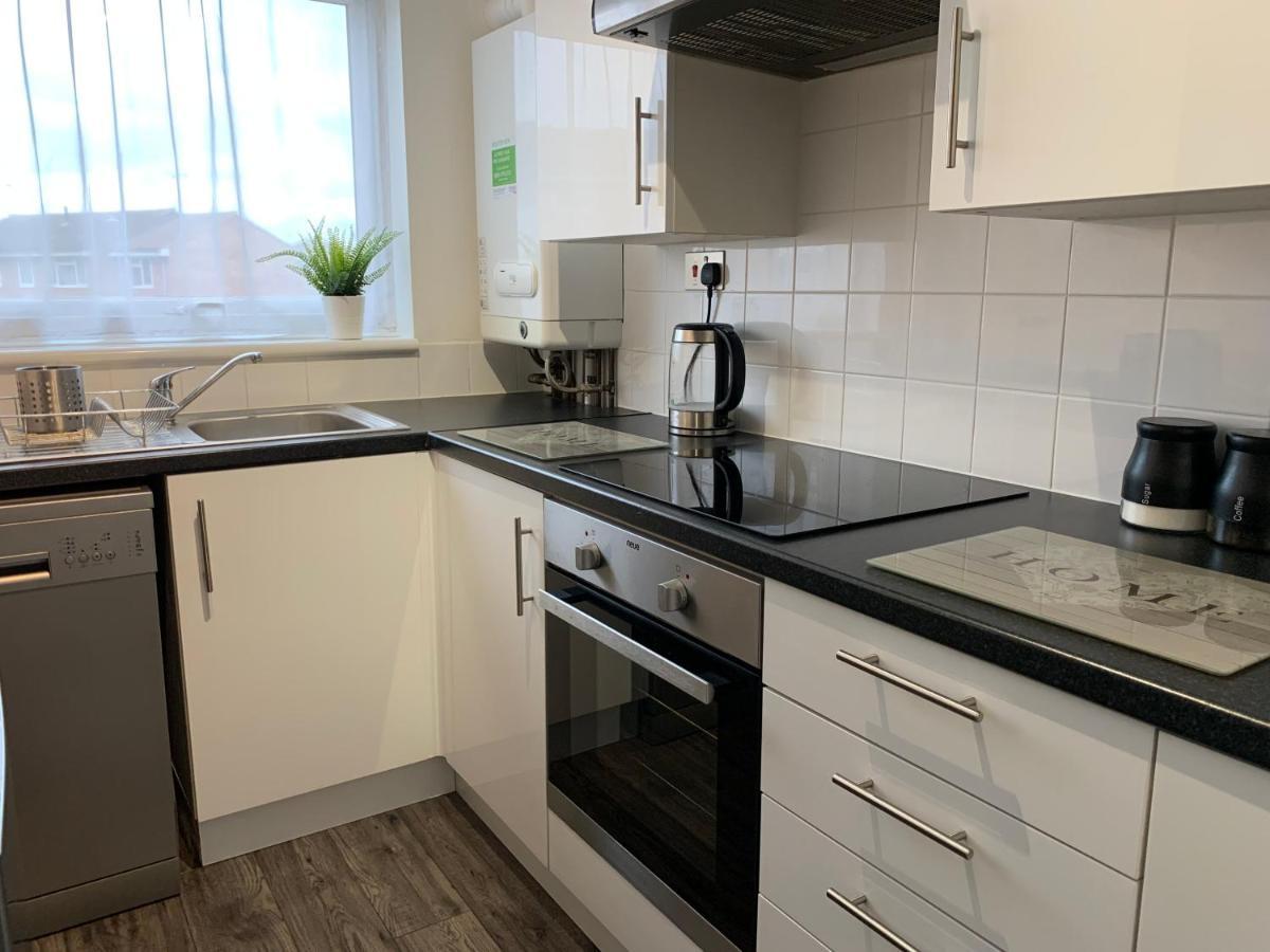 Modern Cosy Warm Home With Free Parking 切姆 外观 照片