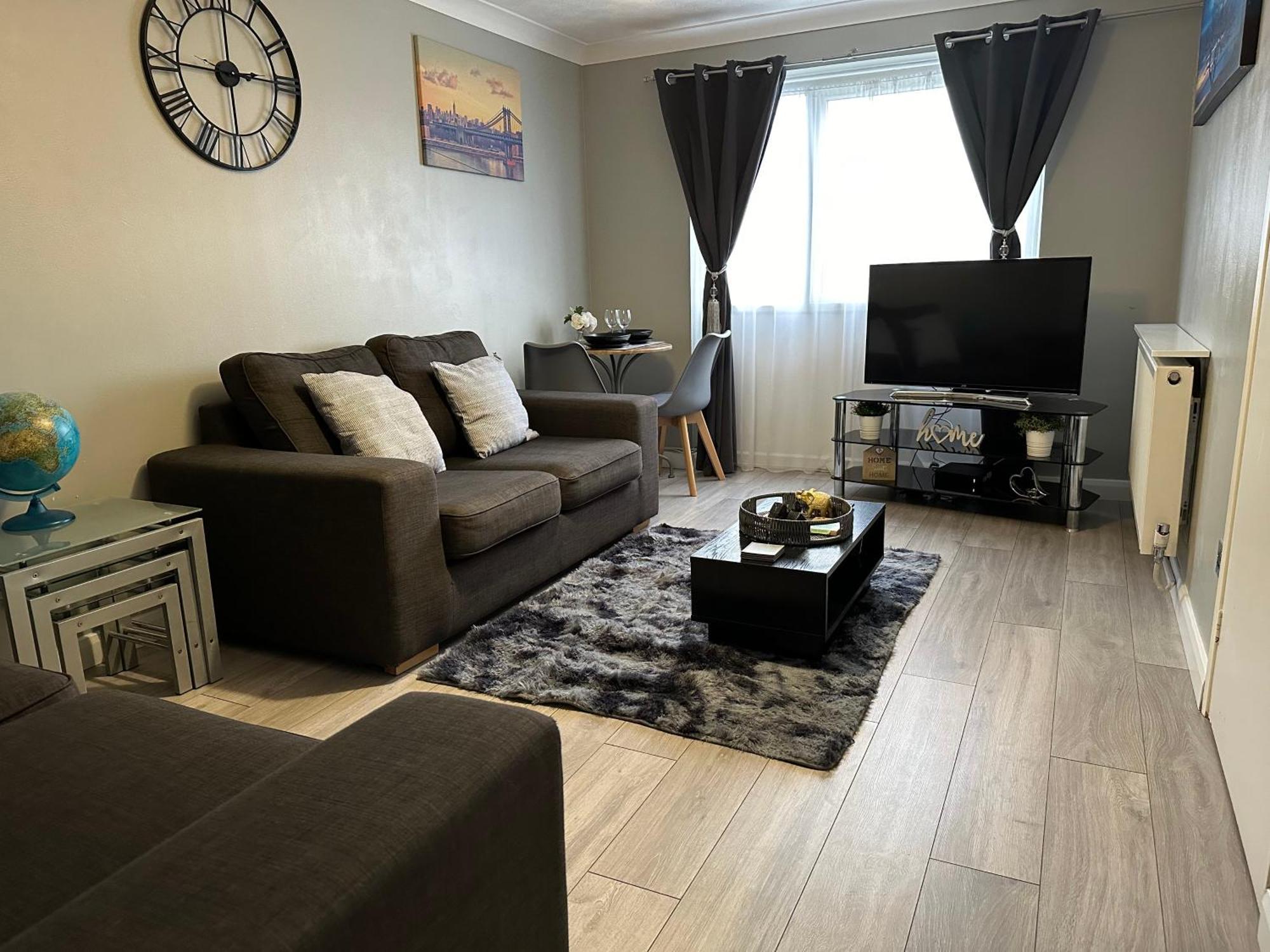 Modern Cosy Warm Home With Free Parking 切姆 外观 照片